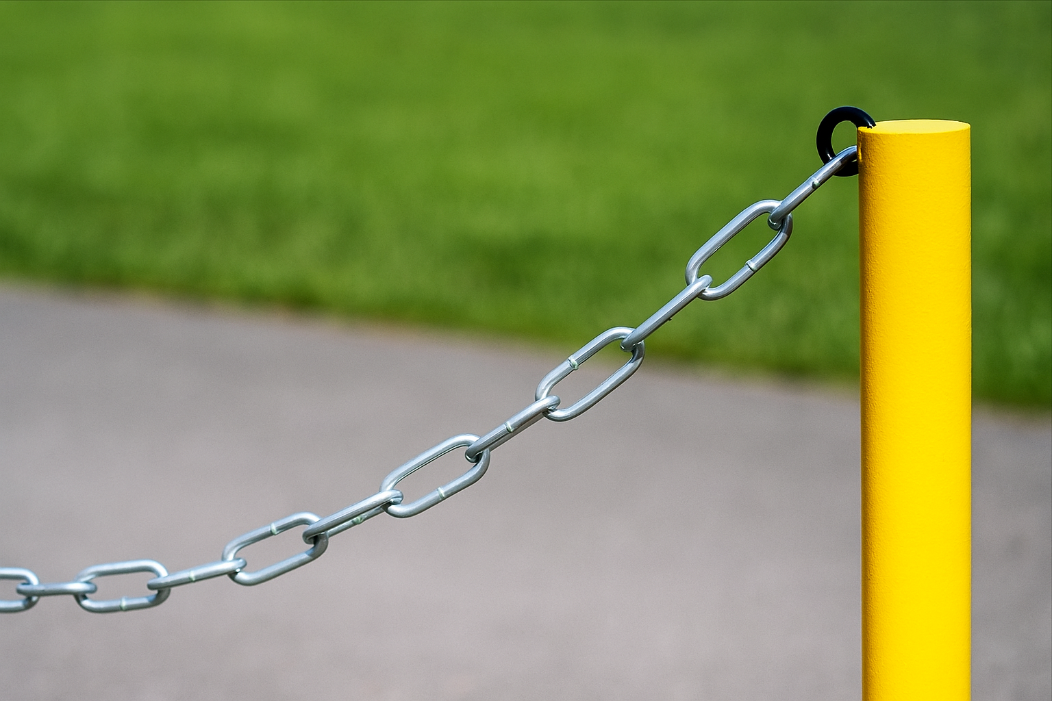 1m Galvanised Steel Chain Links 2