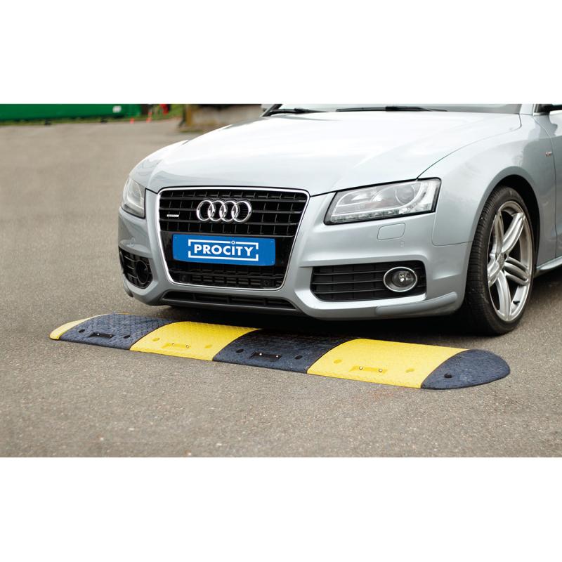 50mm High-Visibility Rubber Speed Bump – Traffic Calming Ramp with Fixings | Durable & Reflective | 10mph Control