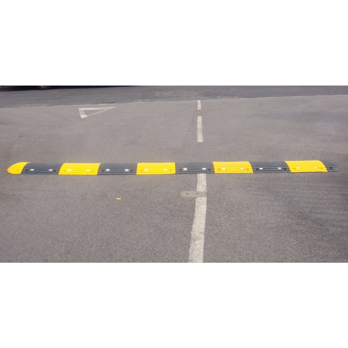 50mm Heavy Duty Speed Bump Kit – 10mph Traffic Calming Solution | Durable & Visible | Includes Fixings