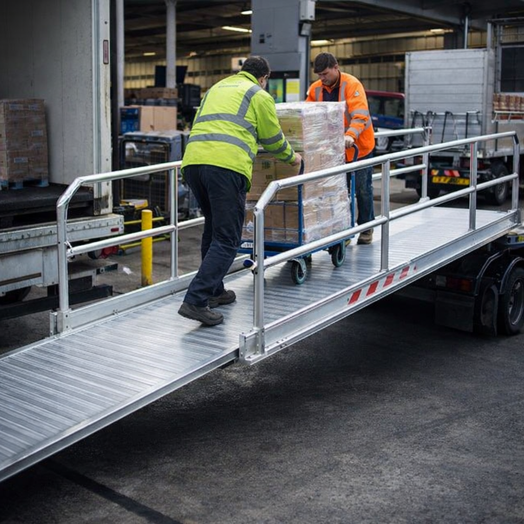 Vehicle Gangway – 6055mm L x 1250mm W – 998kg Capacity – Commercial Use