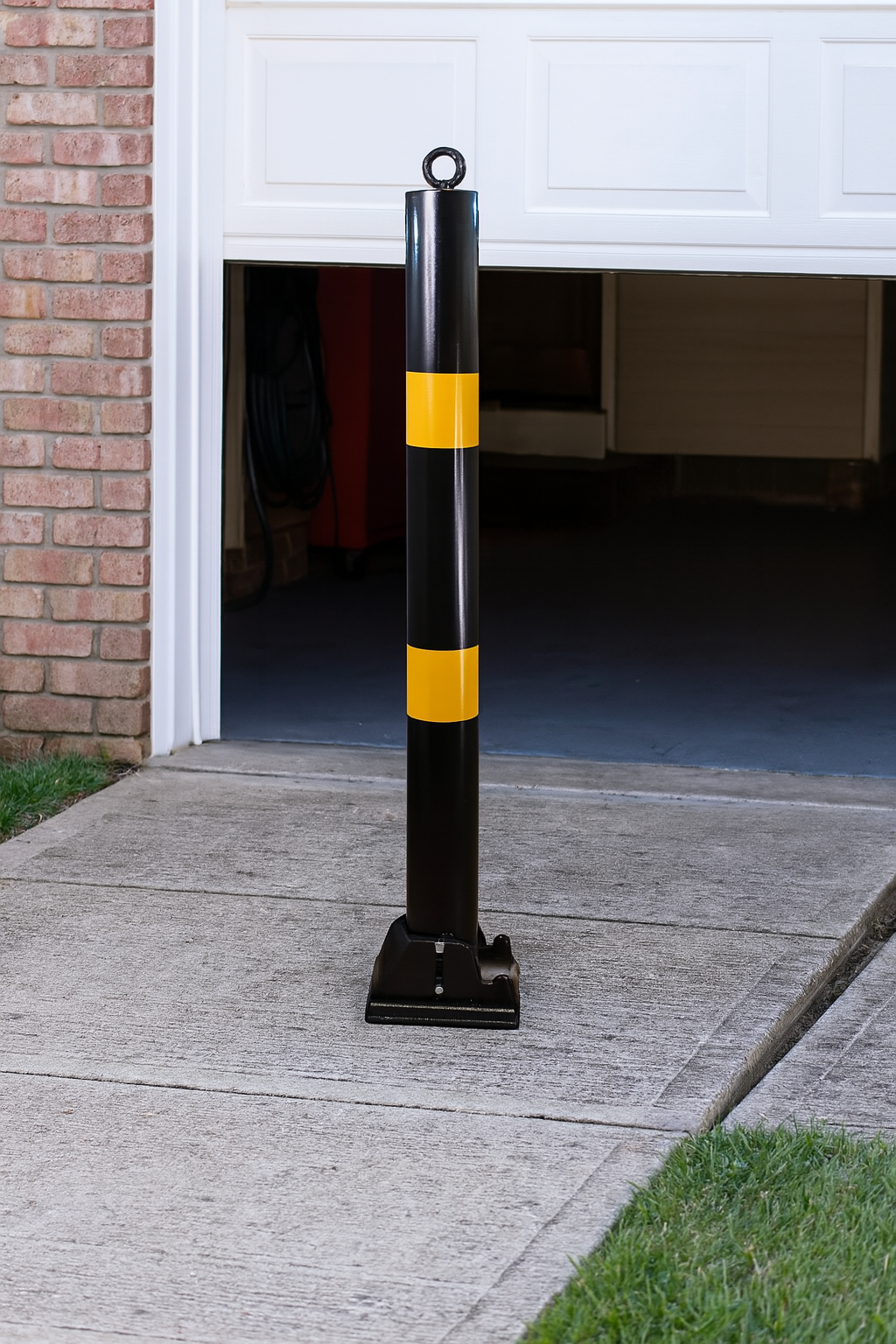 76mm Fold-Down Parking Post with Integral Lock & Chain Eyelet 1