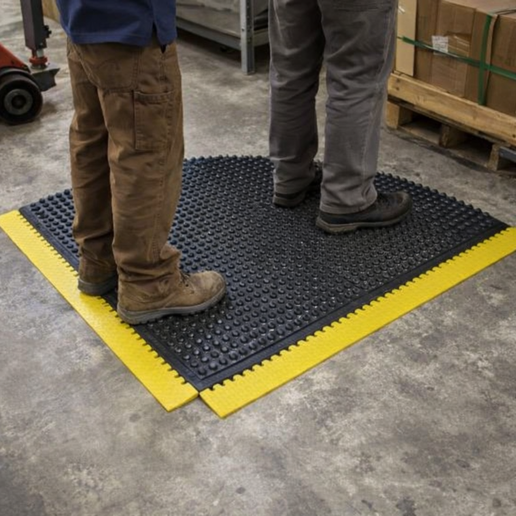 Industrial Rubber Mat – 91cm – 45° Inner Corner – Anti-Fatigue