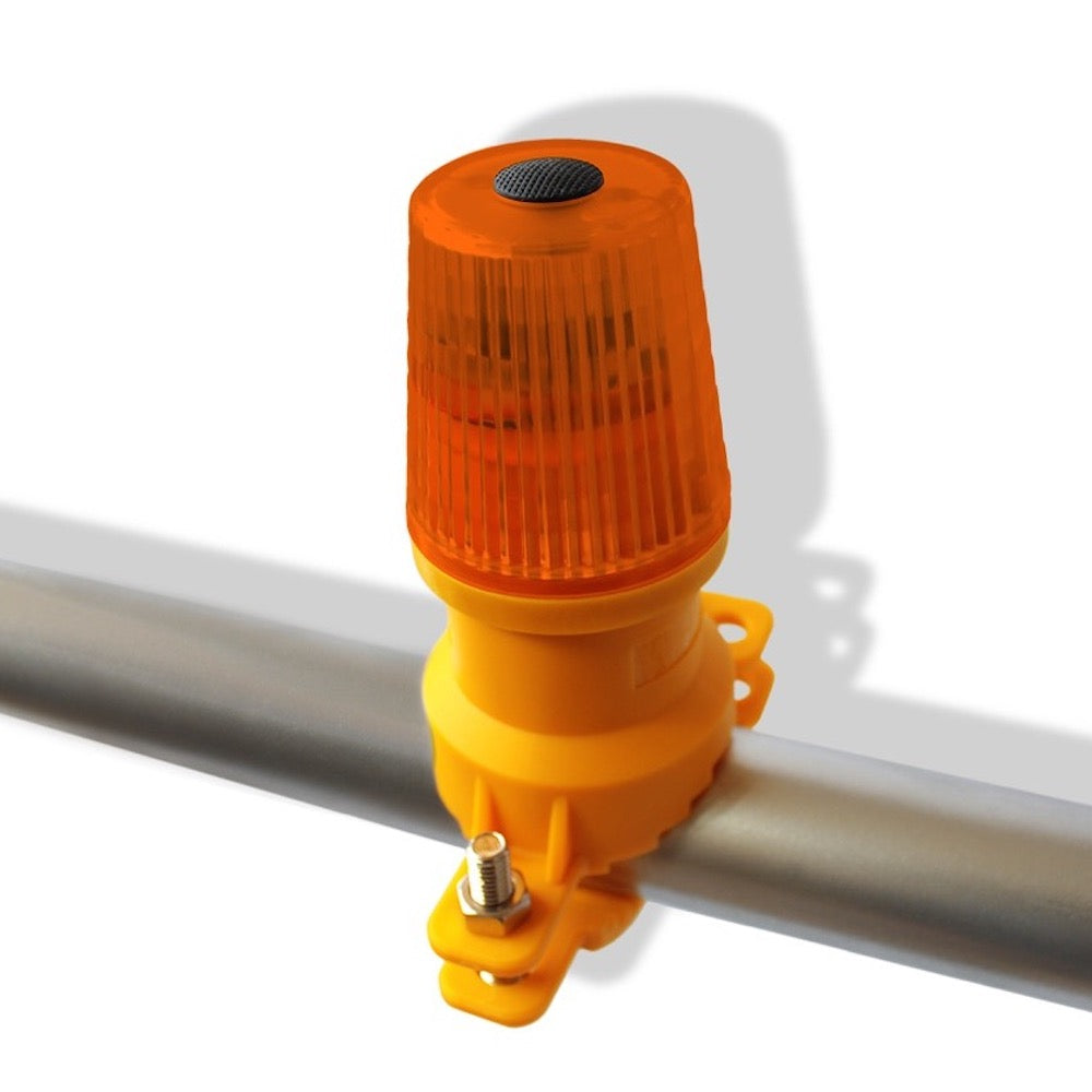 Heavy-Duty LED Site Safety Lamp – Vertical Mount | Amber Lens | Flashing or Steady Mode | Impact-Resistant | IP54 Weatherproof