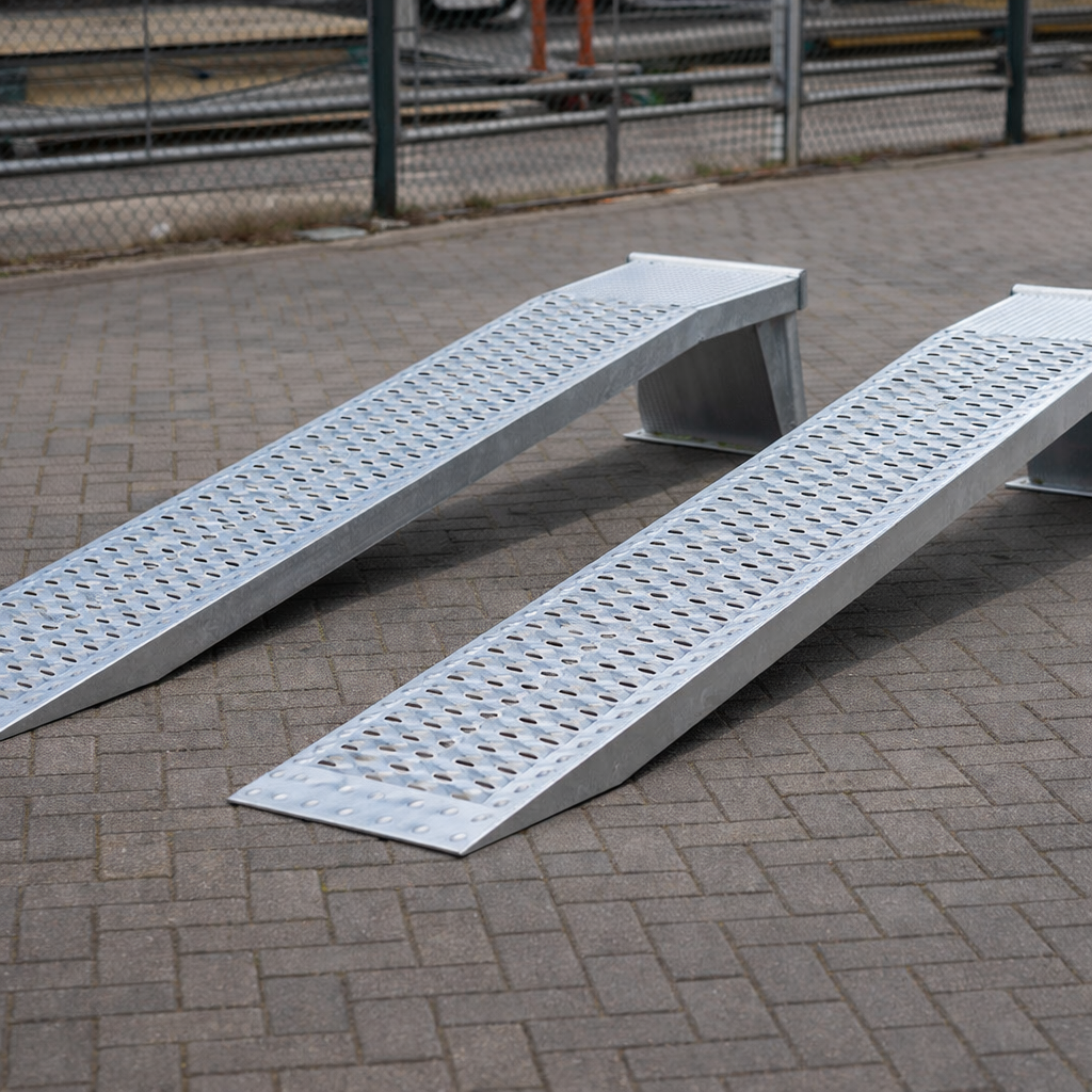 Car Ramps – 2500mm x 415mm – 1678kg Capacity – Vehicle Access