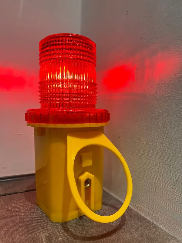 High-Visibility Red LED Traffic Warning Light with Photocell Sensor & Flashing Mode – Cone Mountable