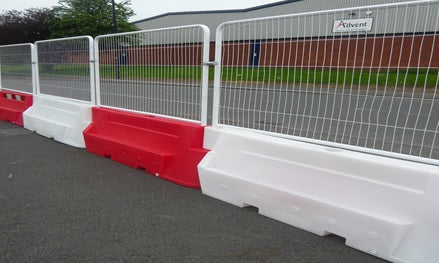2000 x 800mm Novus Safety Water-Filled Barrier System – Heavy Duty Site Protection with Optional Mesh Panels & Gates
