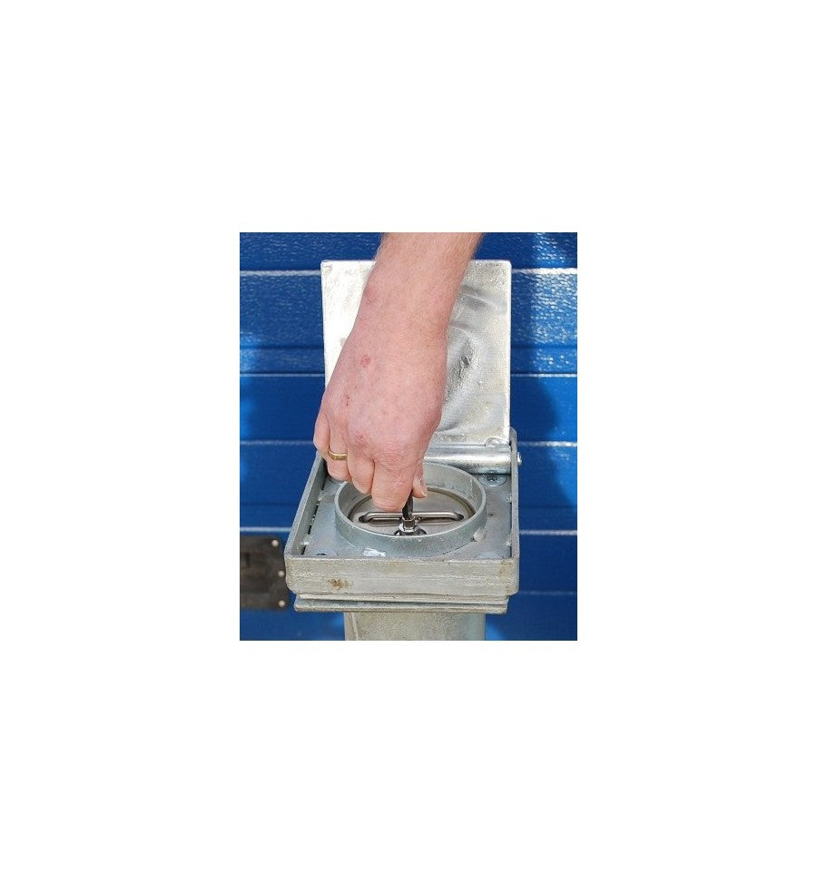 BarriersCo Heavy-Duty Telescopic Parking Post – Anti-Theft Retractable Security Bollard with Integrated Lock, Black Finish