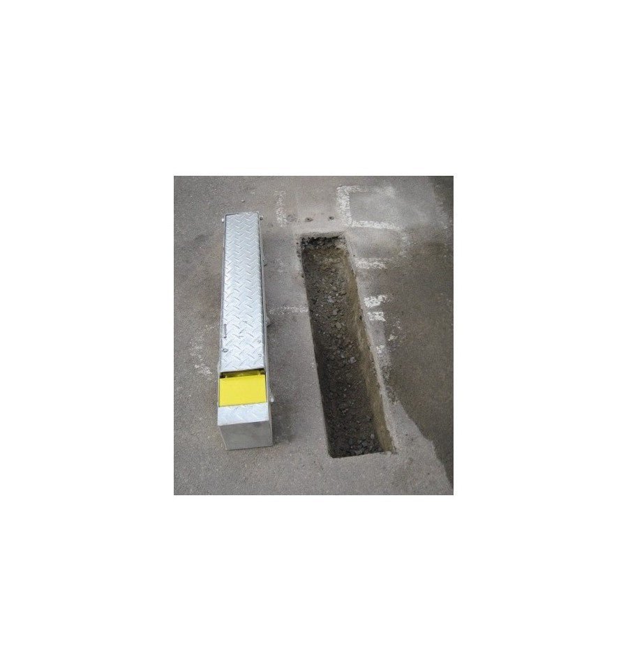 Fold Away (coffin) Parking Post - Yellow & Red - close-up detail | Barriers Co