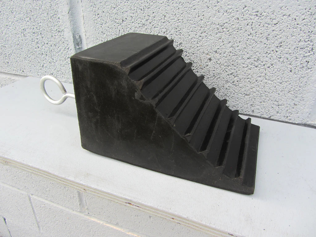 Heavy-Duty Rubber Wheel Chock for HGVs & Trucks – Non-Slip, Industrial-Grade Tyre Stopper for Trailers & Lorries