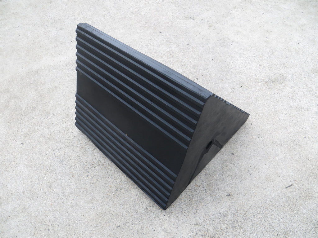 Heavy-Duty Rubber Wheel Chock for Trucks – Industrial Grade | Slip-Resistant, Durable Tyre Stopper for HGV, Lorry & Trailer Safety