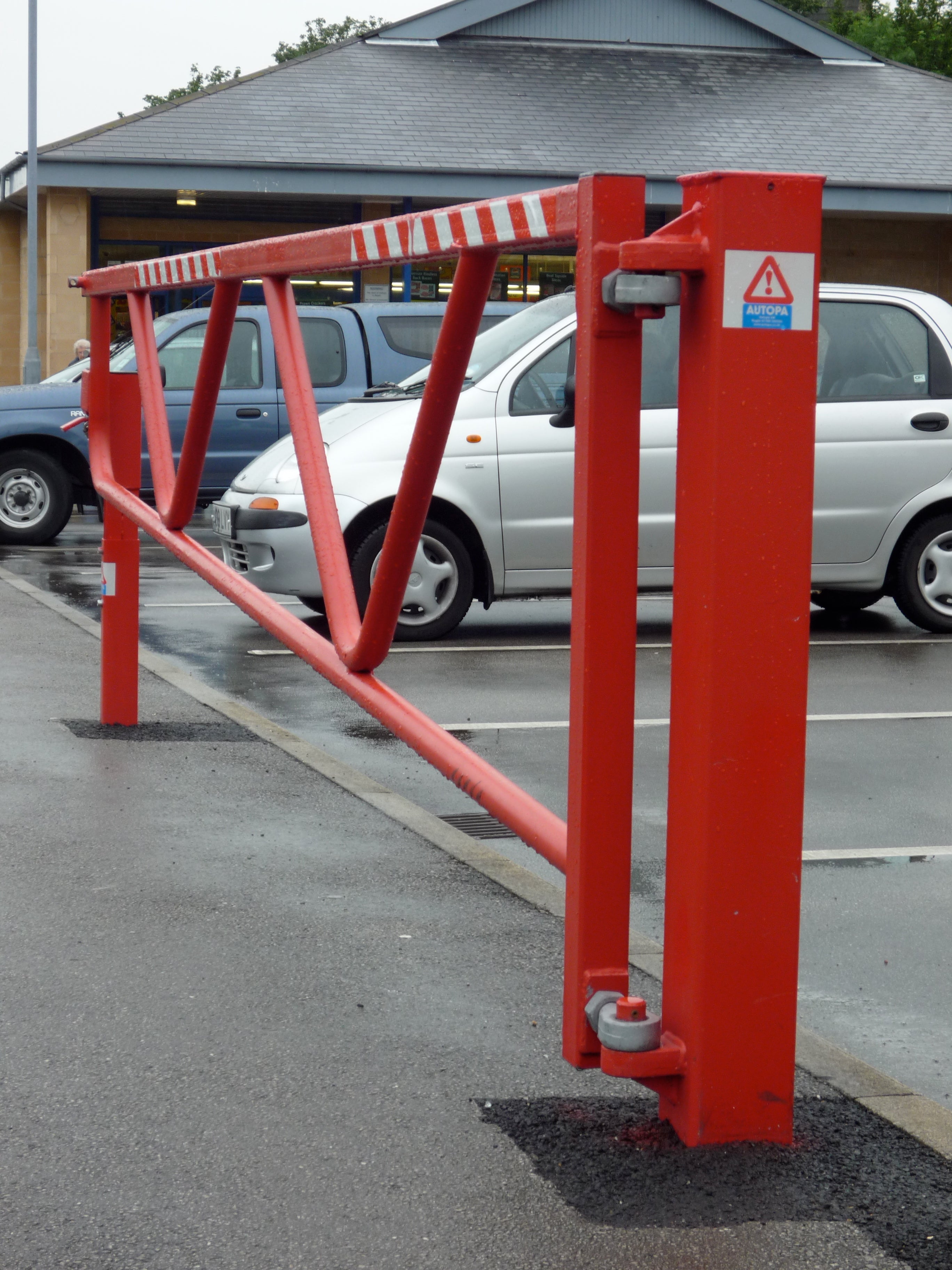 Heavy-Duty Manual Swing Gate – Robust Entry Control for Industrial & Commercial Sites