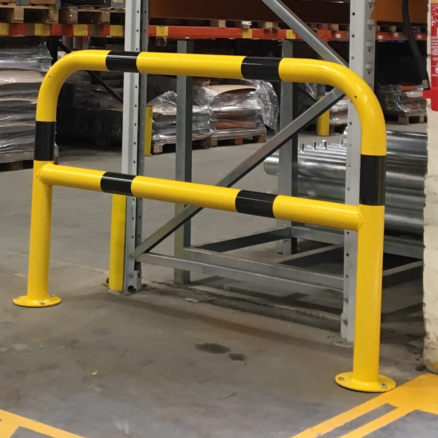 Industrial Hoop Safety Barrier 76mm – Bright Yellow & Black Impact Guard for Car Parks, Warehouses & Pedestrian Zones