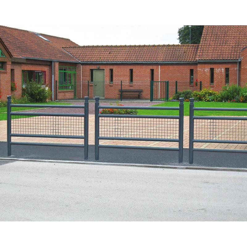 Linea Railing with City Top Cap Contemporary Elegance and Enhanced Safety