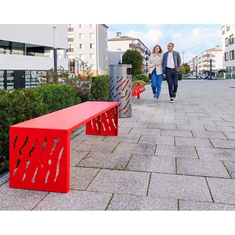 Venice Steel Bench Contemporary Design for Green Spaces