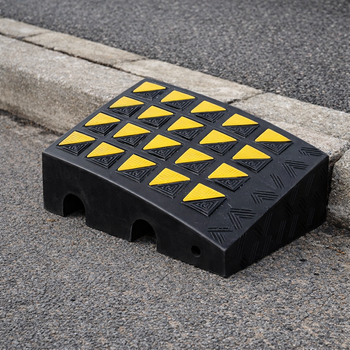 Rubber Kerb Ramp – 150mm High – Heavy Duty – Vehicle & Trolley Use