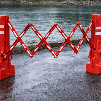 Expandable Plastic Barrier – Red – Water Filled – Safety & Crowd Control