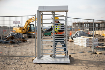 Premium Heavy Duty Vehicle Access Gate with Sliding Lock, Hinges, and Wheels - Dimensions 2000x4400mm