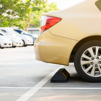 550mm Heavy-Duty Rubber Wheel Stop – Compact Parking Block for Garages, Driveways & Car Parks