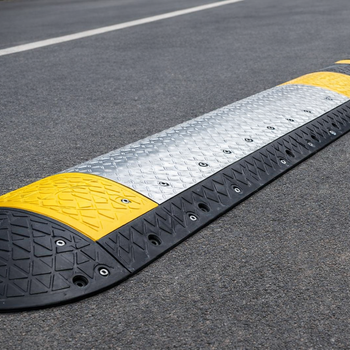 Heavy Duty Speed Bump Middle with Steel Plate – 3500mm x 450mm x 60mm – Commercial Use