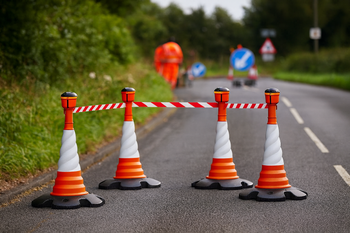 BarrierPlus® 27m Retractable Cone Topper Kit – High-Visibility Safety Barrier with Wind-Resistant Helix Cone Design