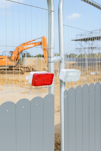 Battery-Powered LED Hoarding Light – Flashing/Static Modes, Daylight Sensor, Long Battery Life