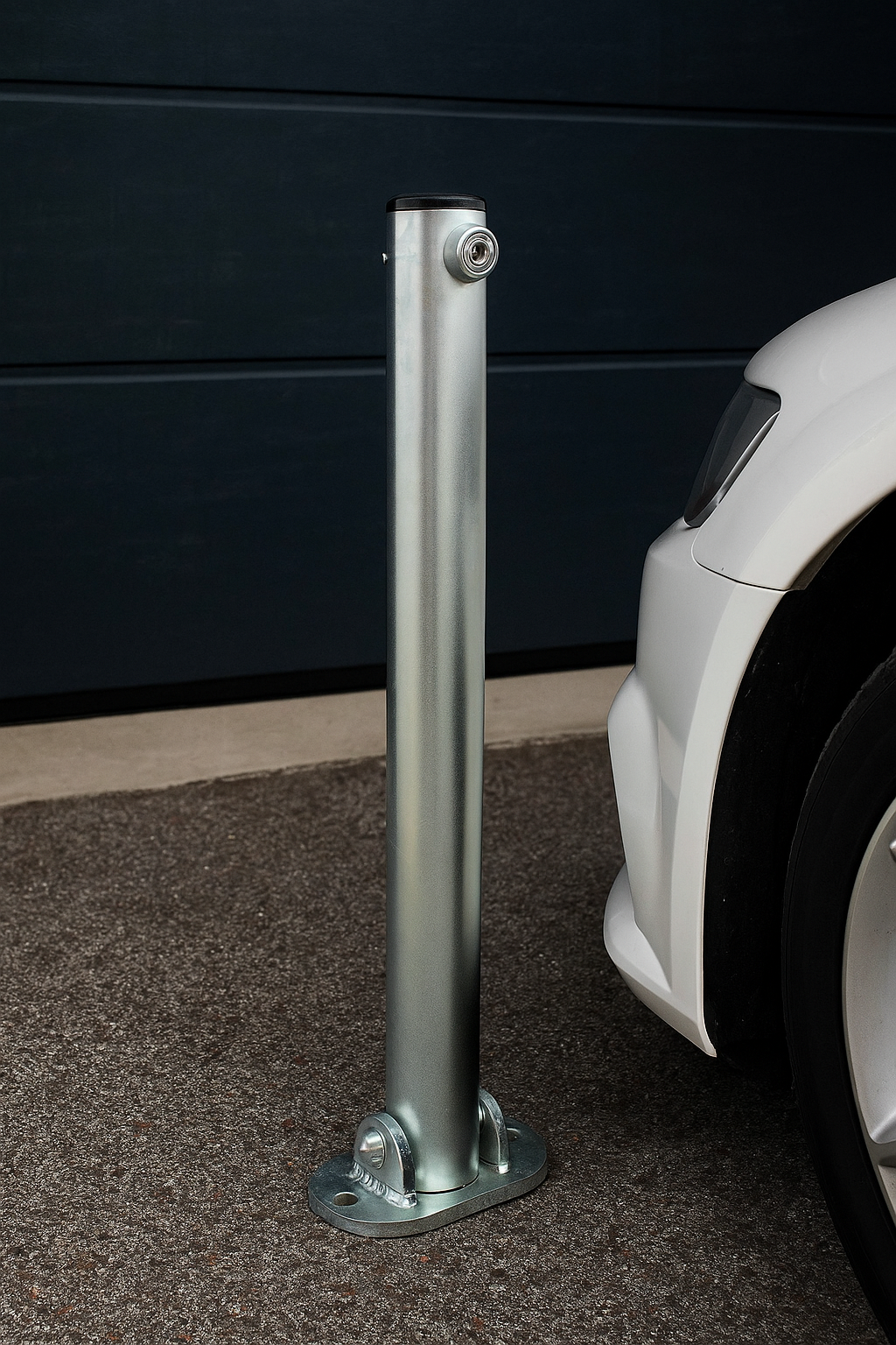 Bolt-Down Folding Security Post 1