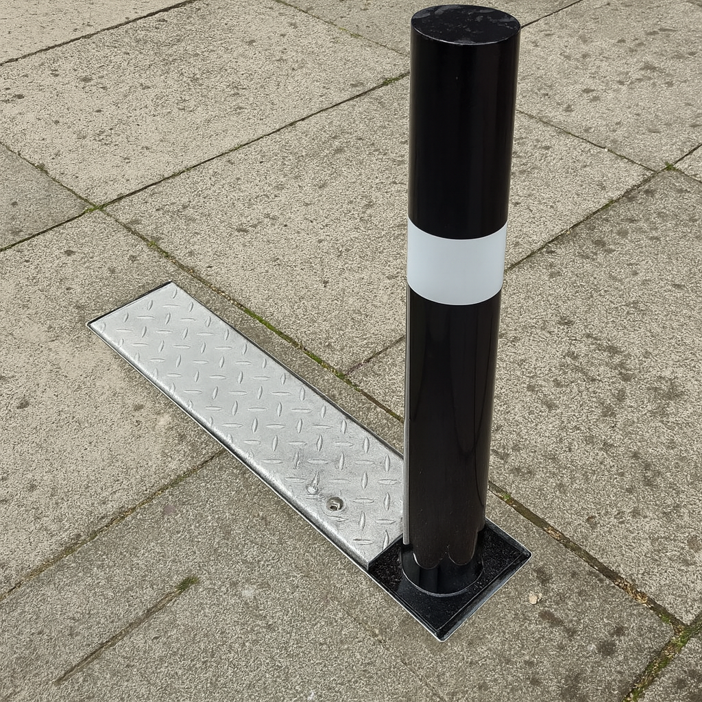 Fold Away (coffin) Black Bollard Post With Reflective White Band  2