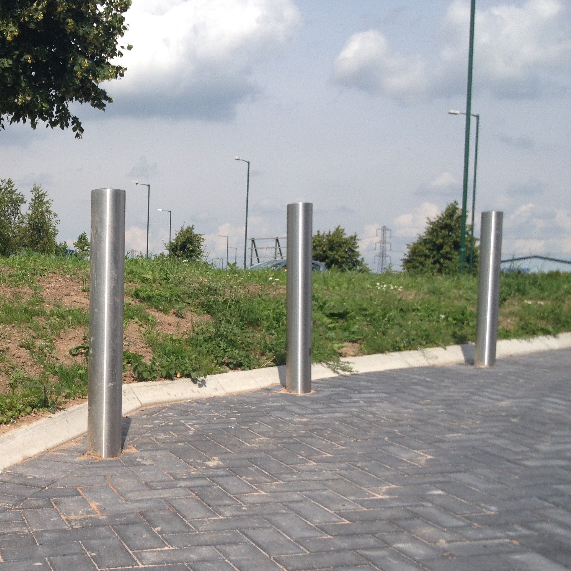 Premium Stainless Steel Round Bollard (48mm–204mm) 2