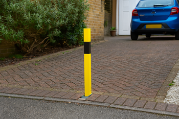 Removable Parking Security Post with Heavy-Duty Combination Padlock – Anti-Theft Steel Bollard for Driveway & Commercial Use