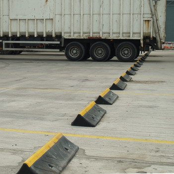 Heavy Duty Rubber Wheel Stops for Trucks and Trailers - 1000mm Length with Fixings for Secure Parking
