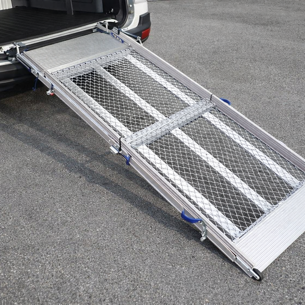 Folding Vehicle Ramp – 820mm Wide – 400kg Capacity – Commercial Use
