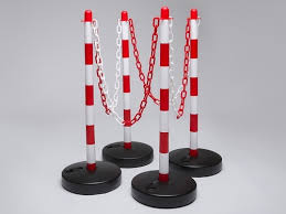 Red/White Chain Post Kit: 6 Posts, 10m Chain, 10 Hooks, - Fillable Base