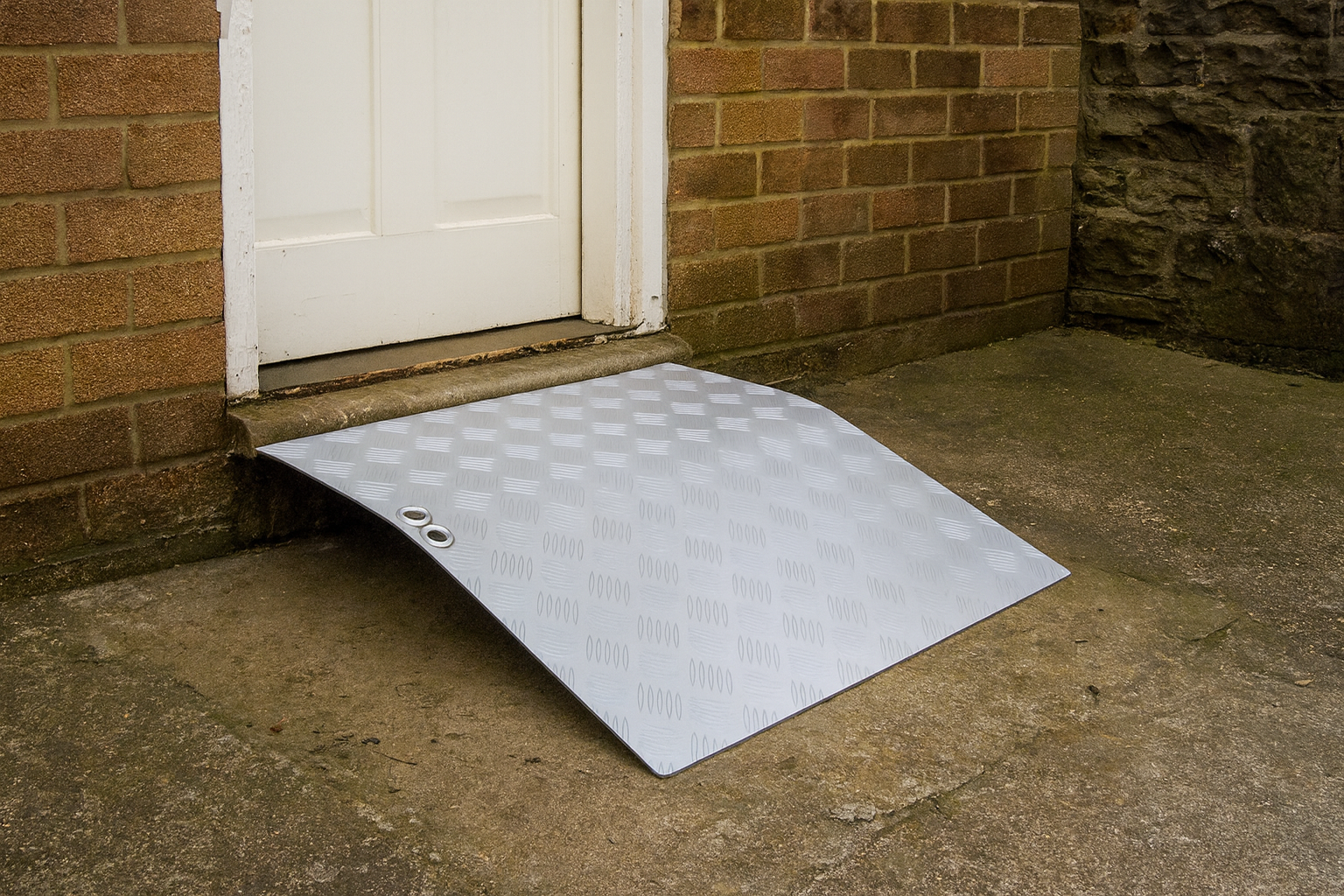 Heavy-Duty Aluminium Vehicle & Mobility Scooter Bridge Ramp – High Load Capacity & Anti-Slip Design